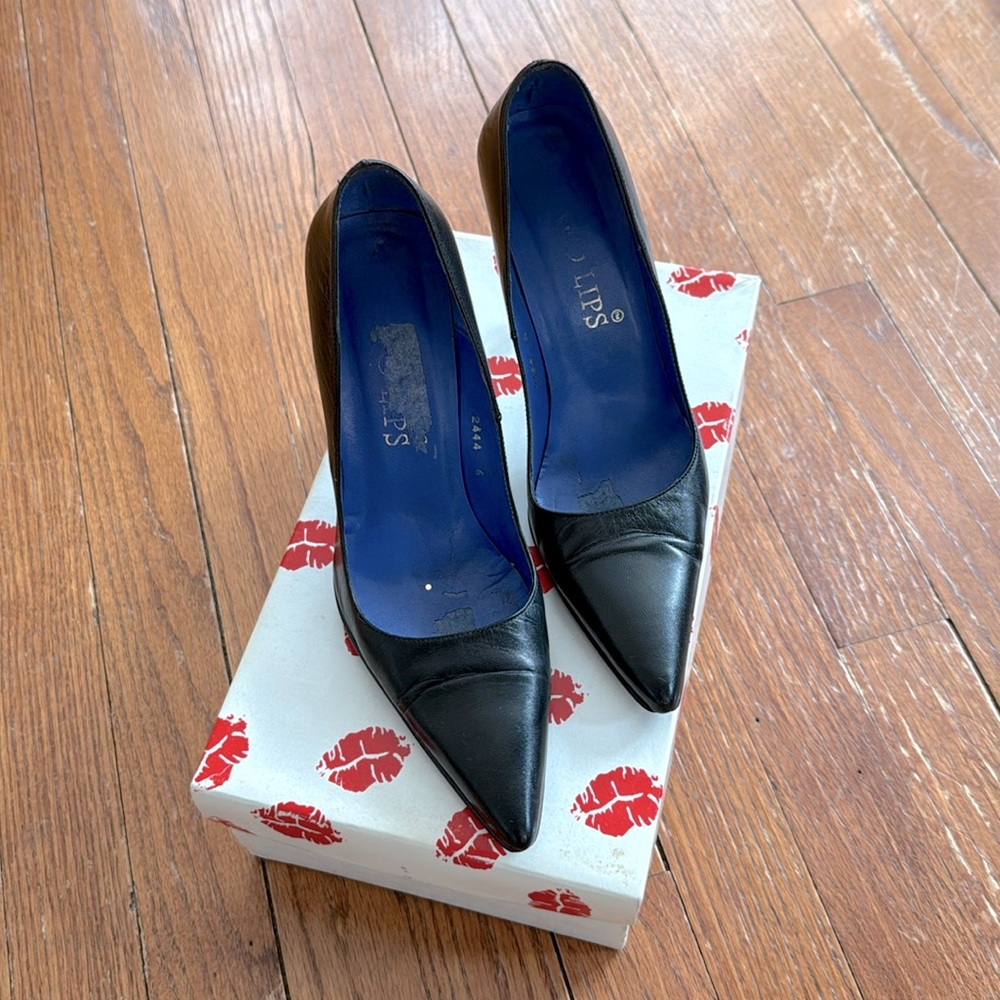 Size 6 Preloved Black Leather Two Lips Heels